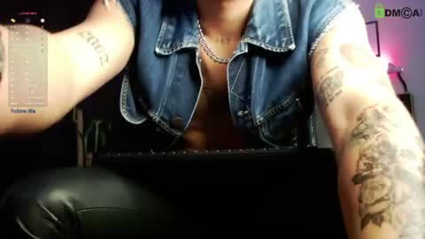 Lyle Bennett Freelance Model online show from March 31, 2026, 11:43 am