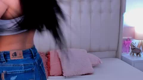 Lyn online show from September 15, 2025, 11:10 am