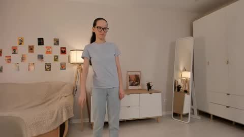 Sara online show from March 12, 2025, 10:17 pm