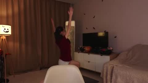 Sara online show from November 15, 2025, 4:14 pm