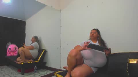Snapshot of lynn_and_esteban chatting on March 18, 2026, 4:59 am Lynn jonnes online show from March 18, 2026, 4:59 am