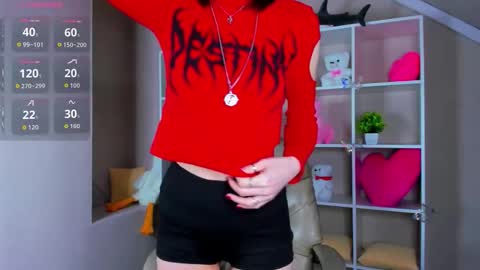 Lynn online show from December 14, 2025, 12:27 am