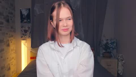 Snapshot of lynncozzy chatting on November 13, 2025, 8:35 am Cozy Lynns room online show from November 13, 2025, 8:35 am