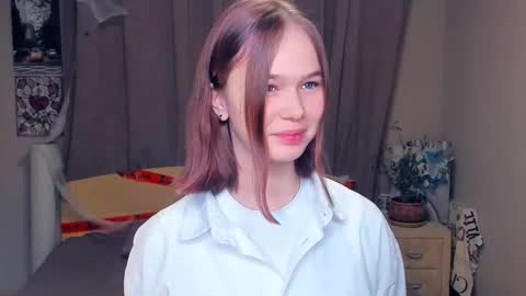 Snapshot of lynncozzy chatting on November 17, 2025, 8:42 am Cozy Lynns room online show from November 17, 2025, 8:42 am