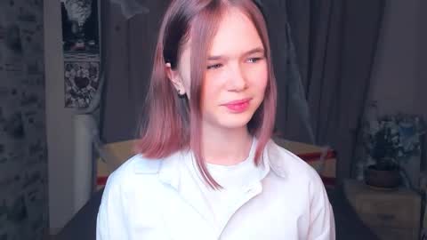 Snapshot of lynncozzy chatting on November 18, 2025, 8:19 am Cozy Lynns room online show from November 18, 2025, 8:19 am