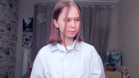 Snapshot of lynncozzy chatting on November 20, 2025, 5:29 am Cozy Lynns room online show from November 20, 2025, 5:29 am