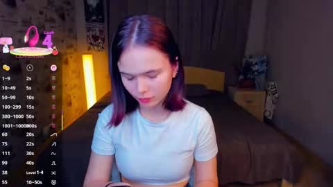 Snapshot of lynncozzy chatting on November 30, 2025, 8:40 am Cozy Lynns room online show from November 30, 2025, 8:40 am