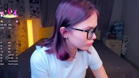 Snapshot of lynncozzy chatting on December 1, 2025, 10:42 am Cozy Lynns room online show from December 1, 2025, 10:42 am