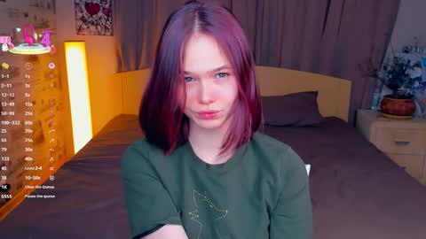 Snapshot of lynncozzy chatting on December 5, 2025, 9:29 am Cozy Lynns room online show from December 5, 2025, 9:29 am