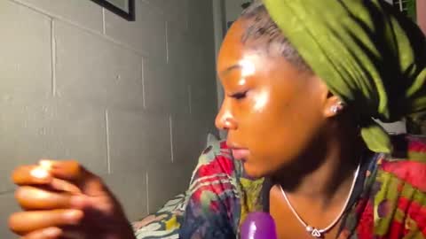 Snapshot of lynneluxuryplay chatting on March 6, 2025, 5:35 am IVYGold online show from March 6, 2025, 5:35 am