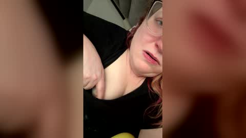 Snapshot of lynnexoxo chatting on January 15, 2026, 5:12 am Lynne online show from January 15, 2026, 5:12 am