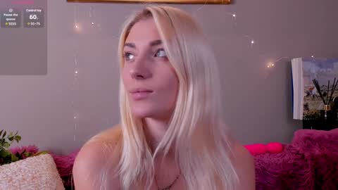 Snapshot of lynngarney chatting on December 11, 2024, 7:42 am Lika online show from December 11, 2024, 7:42 am