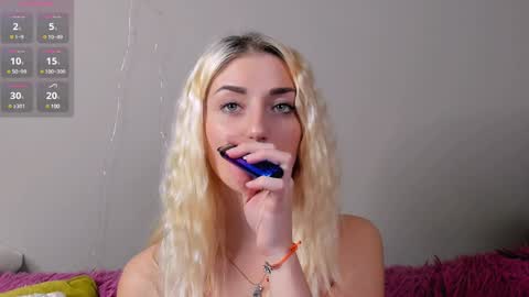 Snapshot of lynngarney chatting on December 18, 2024, 9:14 am Lika online show from December 18, 2024, 9:14 am