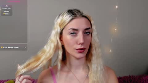 Snapshot of lynngarney chatting on December 19, 2024, 7:18 am Lika online show from December 19, 2024, 7:18 am