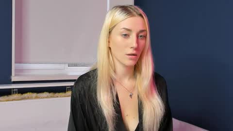 Snapshot of lynngarney chatting on December 27, 2024, 11:06 am Lika online show from December 27, 2024, 11:06 am