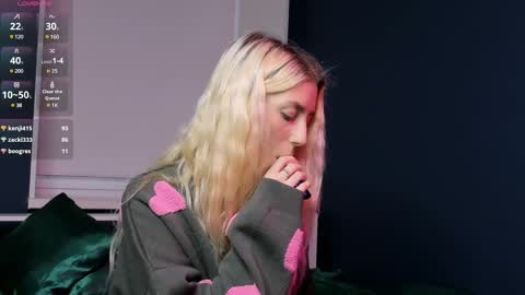 Snapshot of lynngarney chatting on January 16, 2025, 12:09 pm Lika online show from January 16, 2025, 12:09 pm