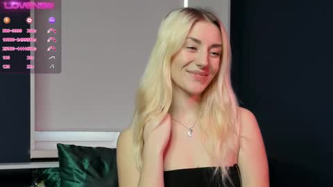 Snapshot of lynngarney chatting on January 20, 2025, 12:49 pm Lika online show from January 20, 2025, 12:49 pm