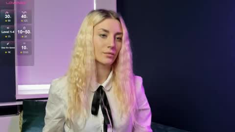 Snapshot of lynngarney chatting on January 23, 2025, 11:04 am Lika online show from January 23, 2025, 11:04 am