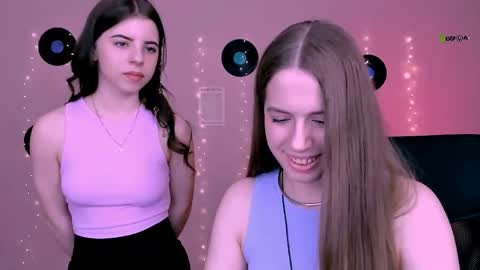 Snapshot of lyra_desire chatting on May 27, 2026, 8:33 am lyra_desire online show from May 27, 2026, 8:33 am