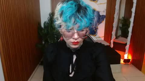 lyra_tay online show from April 24, 2026, 7:05 pm
