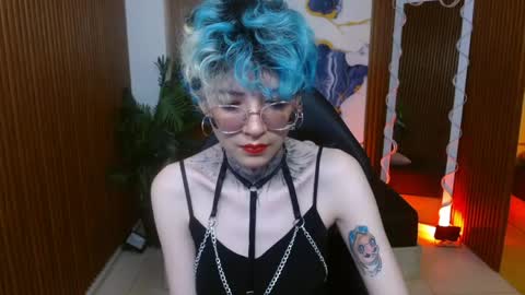 lyra_tay online show from May 9, 2026, 7:08 pm