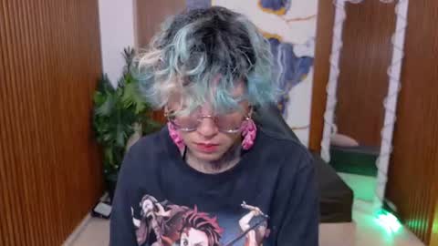 lyra_tay online show from June 12, 2026, 7:24 pm