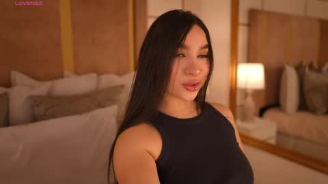 Snapshot of lyrabellini chatting on May 3, 2026, 11:05 am online show from May 3, 2026, 11:05 am