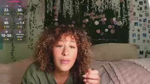 Snapshot of lyracovee chatting on July 21, 2026, 12:24 am Lyra online show from July 21, 2026, 12:24 am