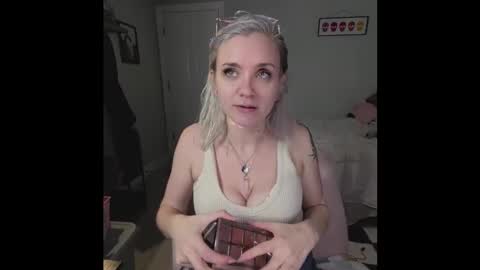 Snapshot of lyragreene chatting on January 18, 2026, 7:12 am Lyra Greene online show from January 18, 2026, 7:12 am