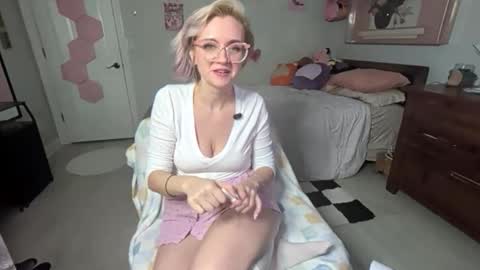 Snapshot of lyragreene chatting on February 2, 2026, 5:39 am Lyra Greene online show from February 2, 2026, 5:39 am