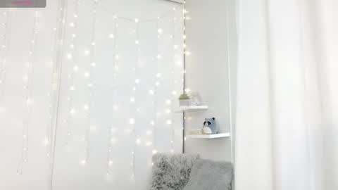 Snapshot of lyrajrose chatting on February 12, 2026, 9:54 pm Lyra Rose online show from February 12, 2026, 9:54 pm