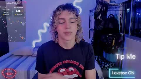 Snapshot of lyric_mirage chatting on February 23, 2026, 3:15 am Lyric online show from February 23, 2026, 3:15 am