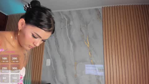    VIVIANA    online show from February 2, 2025, 7:41 am