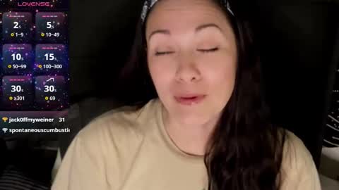 Snapshot of m0llyp0ppins chatting on November 26, 2025, 8:43 pm M0lly online show from November 26, 2025, 8:43 pm