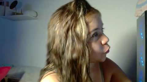 Snapshot of m1la_18 chatting on April 26, 2026, 11:57 pm mila online show from April 26, 2026, 11:57 pm