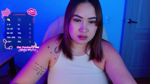 Snapshot of m33li chatting on December 19, 2025, 11:12 pm Meli online show from December 19, 2025, 11:12 pm