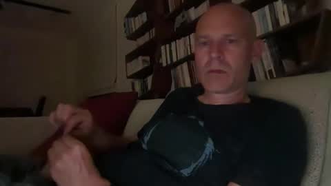 Snapshot of m3morable chatting on May 23, 2026, 9:41 pm m3morable online show from May 23, 2026, 9:41 pm
