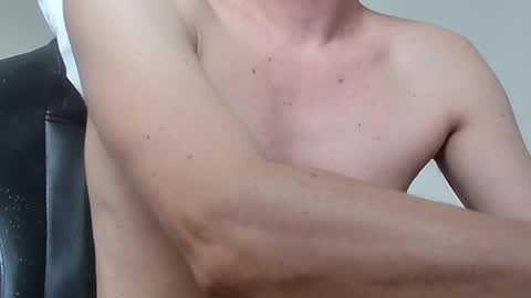 Snapshot of m3n1c chatting on February 15, 2026, 10:03 am m3n1c online show from February 15, 2026, 10:03 am