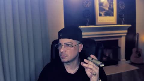 Snapshot of m4ck764561 chatting on December 20, 2025, 8:21 am m4ck online show from December 20, 2025, 8:21 am