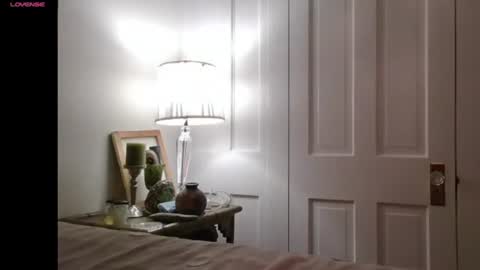 m54whrdn online show from November 24, 2025, 1:27 am