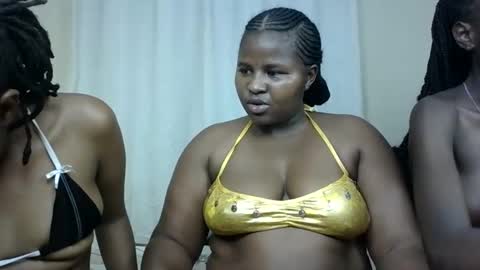 m_pretty_p online show from December 2, 2024, 8:44 pm