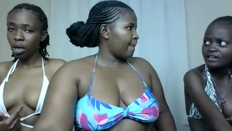 m_pretty_p online show from December 5, 2024, 11:05 am