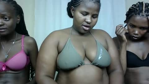 m_pretty_p online show from December 5, 2024, 4:55 pm