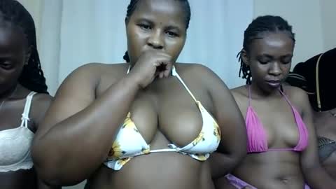 m_pretty_p online show from December 6, 2024, 5:11 pm