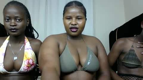 m_pretty_p online show from December 12, 2024, 5:52 am