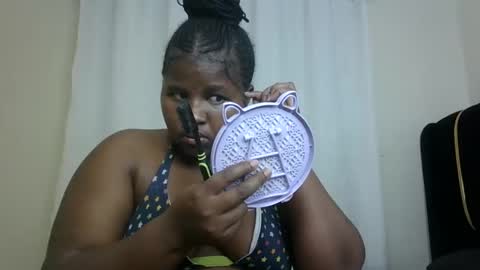 m_pretty_p online show from January 28, 2025, 4:39 am