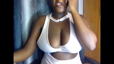 Snapshot of m_tits3 chatting on February 21, 2026, 9:49 pm m_tits3 online show from February 21, 2026, 9:49 pm