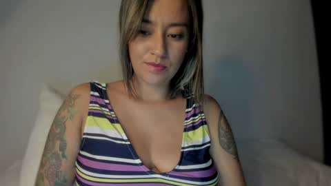 Snapshot of macarenax chatting on December 3, 2024, 9:23 pm Maca online show from December 3, 2024, 9:23 pm