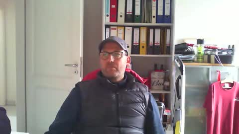 Snapshot of macfly67 chatting on January 20, 2025, 12:18 pm macfly67 online show from January 20, 2025, 12:18 pm
