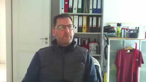 Snapshot of macfly67 chatting on February 17, 2025, 12:48 pm macfly67 online show from February 17, 2025, 12:48 pm